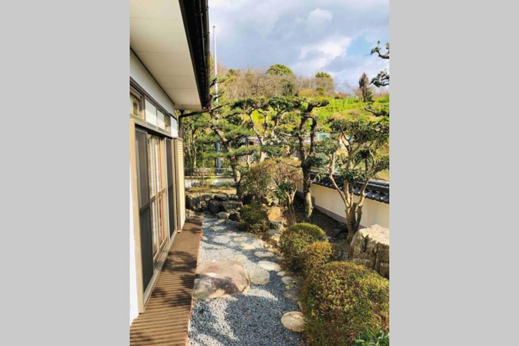 48坪！道後温泉付近駐車場有り清潔さと設備の充実さが高評価 大切な家族仲間と広々とくつろげます Villa Matsuyama  Exteriör bild