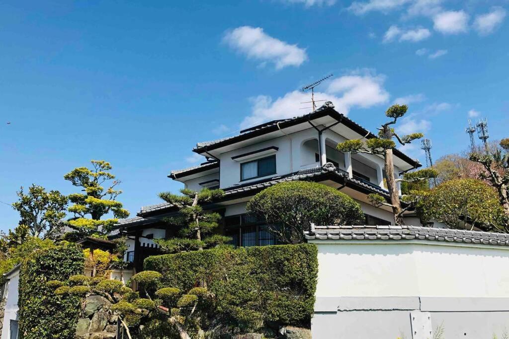 48坪！道後温泉付近駐車場有り清潔さと設備の充実さが高評価 大切な家族仲間と広々とくつろげます Villa Matsuyama  Exteriör bild